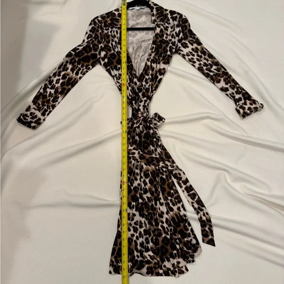 Diane Von Furstenburg Leopard Silk Jersey Print Wrap Dress